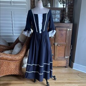 SCARLETT DARKNESS GOTH RENAISSANCE DRESS SMALL EXCELLENT